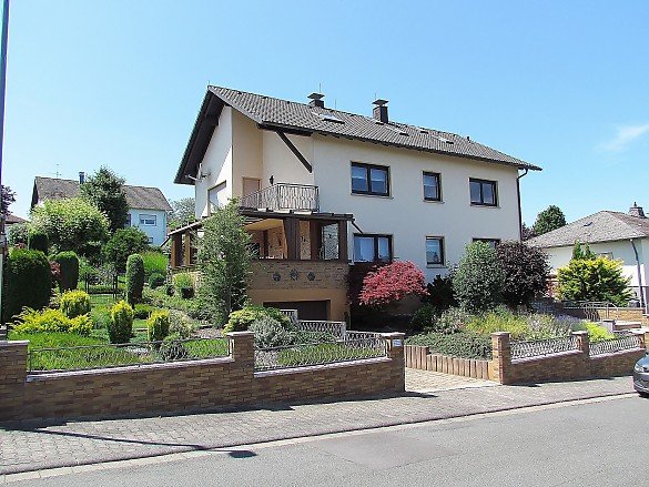 Foto Gepflegtes 2-3 Familienhaus in angenehmer Wohnlage von Hünfelden-Dauborn