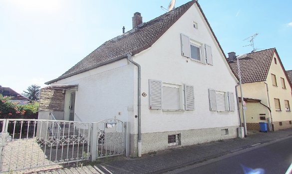Foto 50er-Jahre Wohnhaus für die kleine Familie in Stadtlage von Raunheim