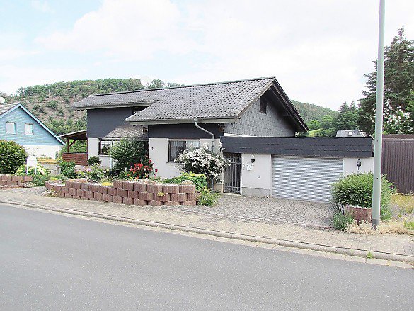 Foto Bungalow mit Einliegerwohnung in Top-Lage von Burgschwalbach