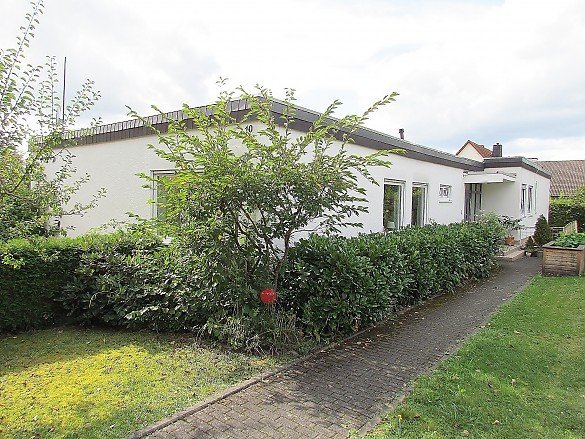 Foto Klassischer Bungalow mit 3 Wohneinheiten in bester Stadtlage Limburgs