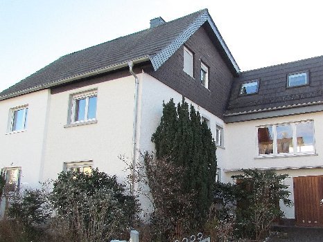 Foto Geräumiges Wohnhaus Nähe Waldfriedhof und Ostpark - Rüsselsheim